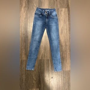 Wallflower jeans